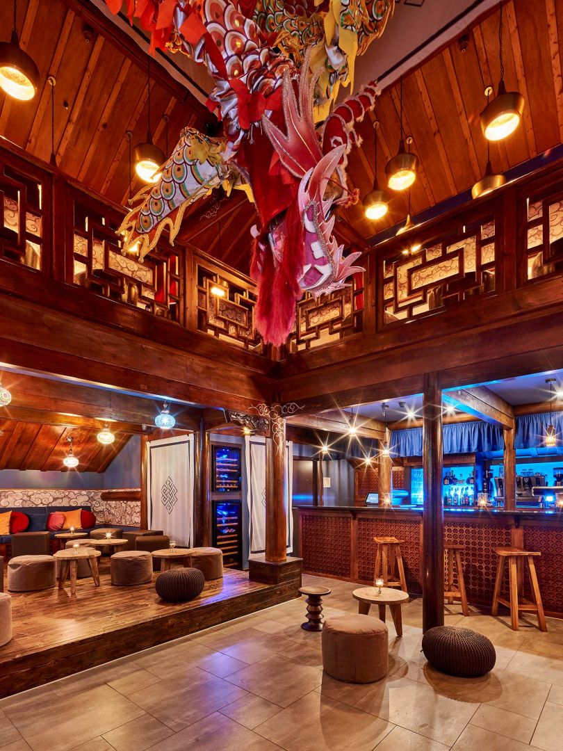 Dragon Bar On The Rooftop Phantasialand Resort